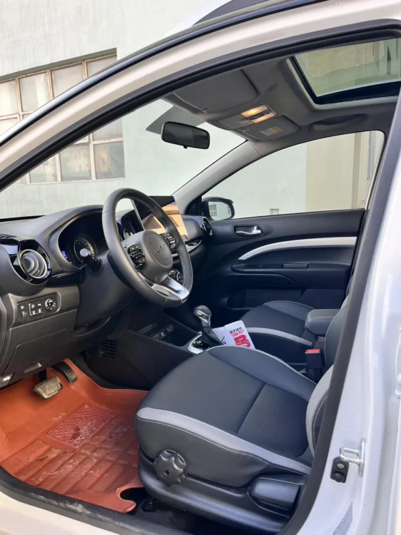 Kia KX1 1.4L CVT fun sunroof model