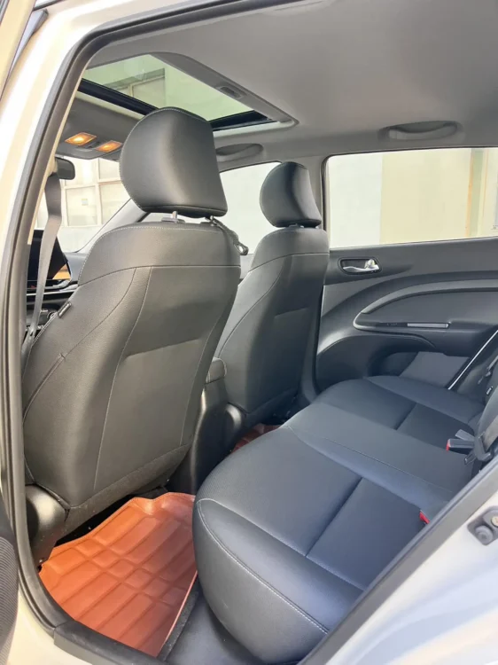 Kia KX1 1.4L CVT fun sunroof model
