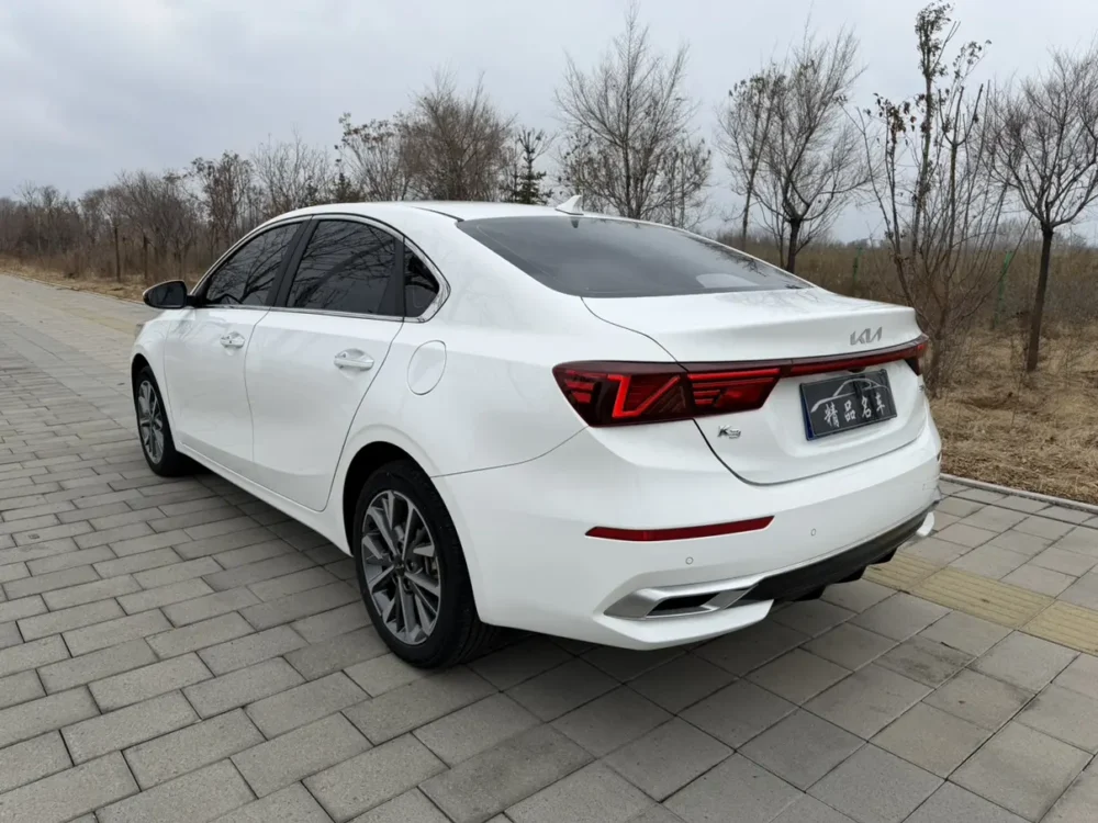 Kia K3 1.5L IVT Deluxe Edition