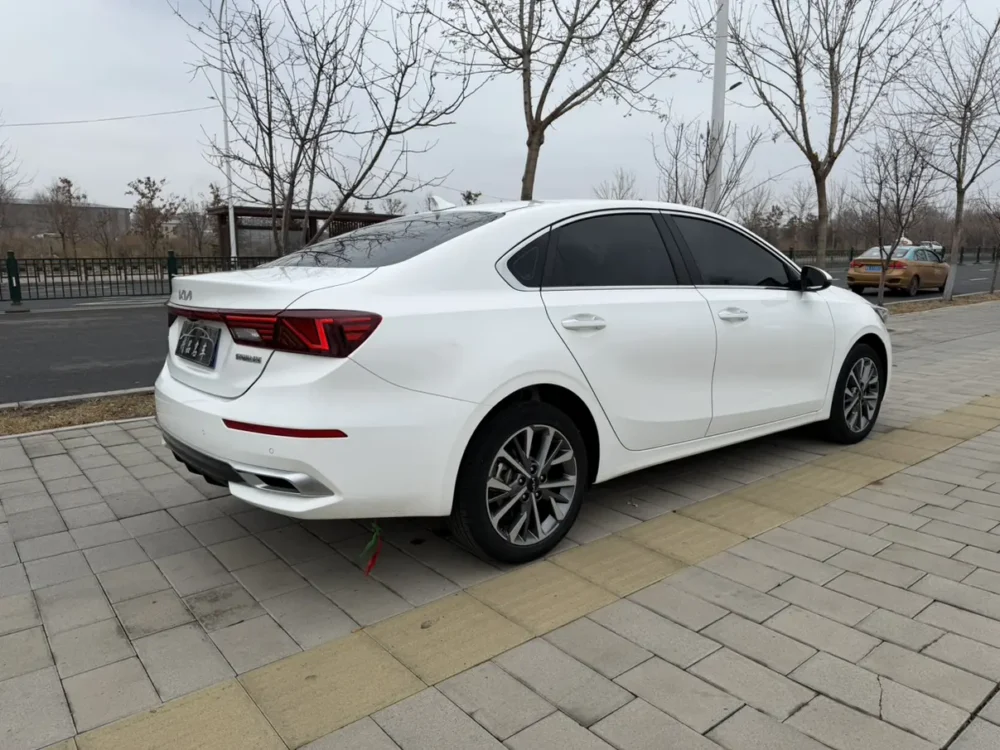 Kia K3 1.5L IVT Deluxe Edition