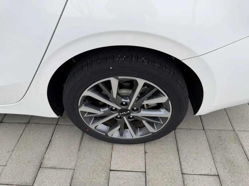 Kia K3 1.5L IVT Deluxe Edition
