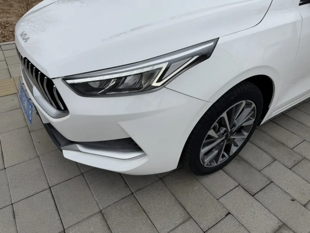 Kia K3 1.5L IVT Deluxe Edition