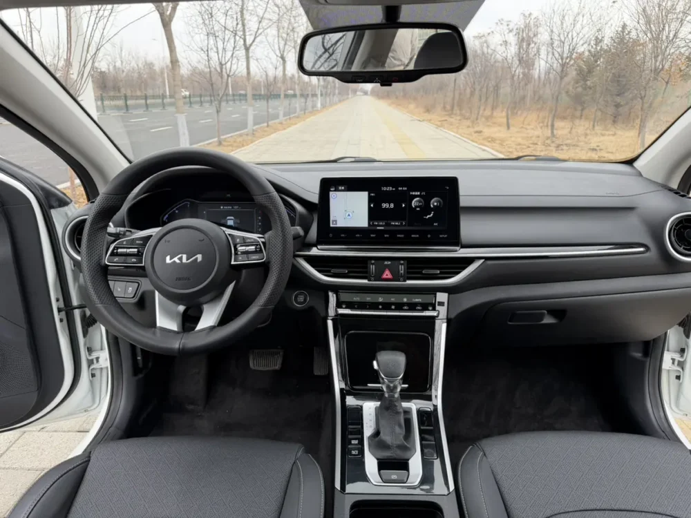 Kia K3 1.5L IVT Deluxe Edition