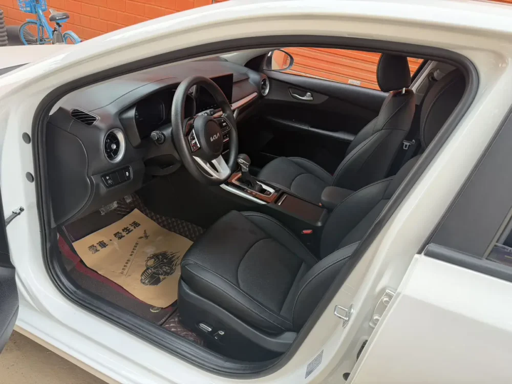 Kia K3 1.5L IVT Deluxe Edition