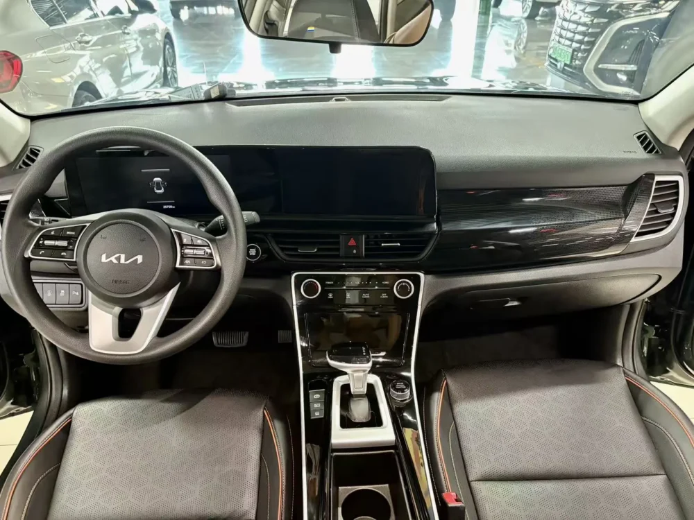 Kia Seltos 1.5L IVT Luxury Edition