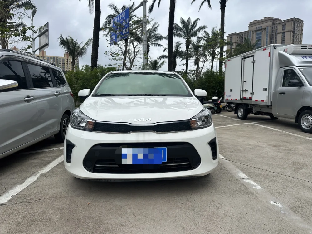 Kia Pegas 1.4L automatic comfort sunroof version