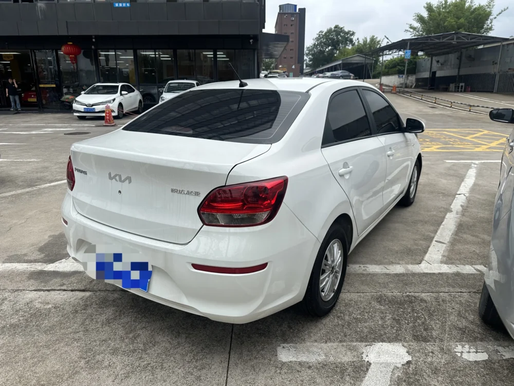 Kia Pegas 1.4L automatic comfort sunroof version
