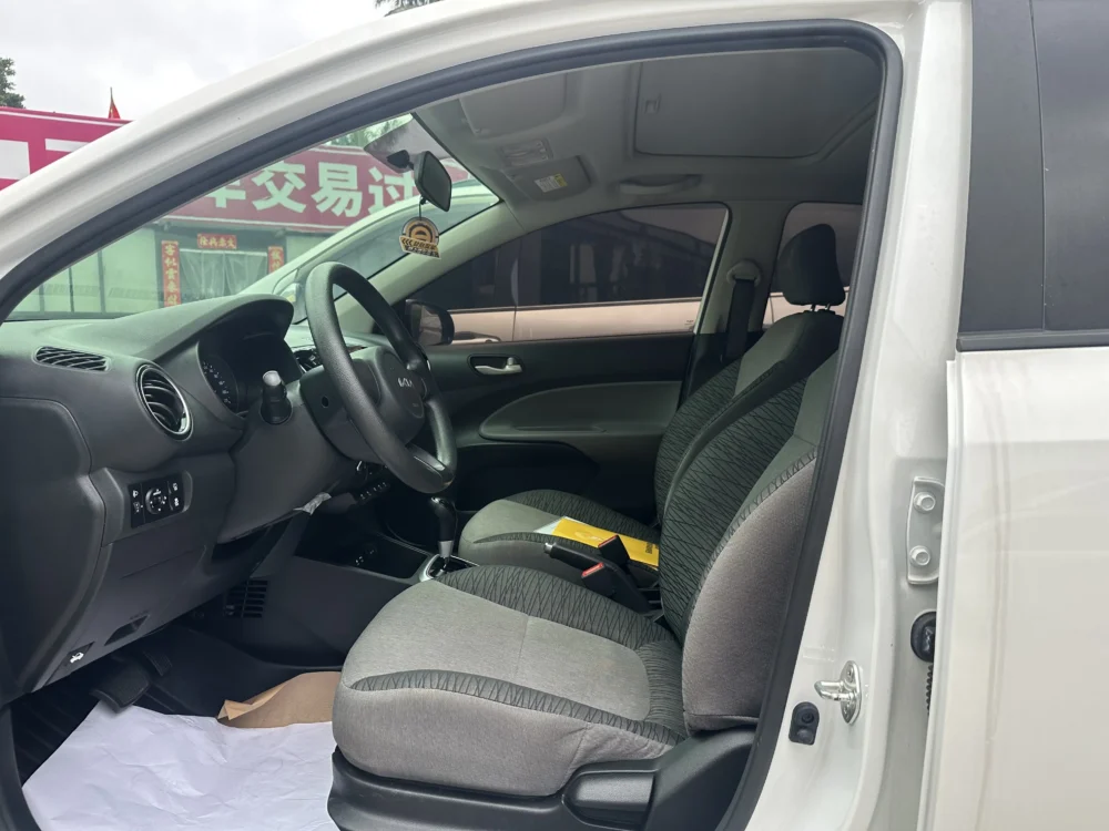 Kia Pegas 1.4L automatic comfort sunroof version
