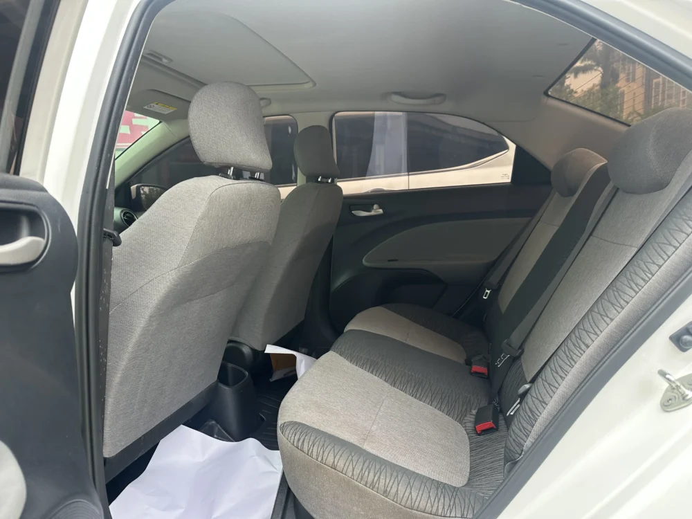 Kia Pegas 1.4L automatic comfort sunroof version