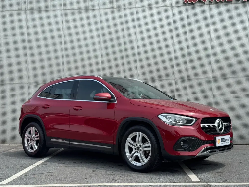 Mercedes-Benz GLA 180
