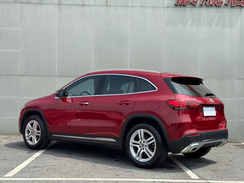 Mercedes-Benz GLA 180