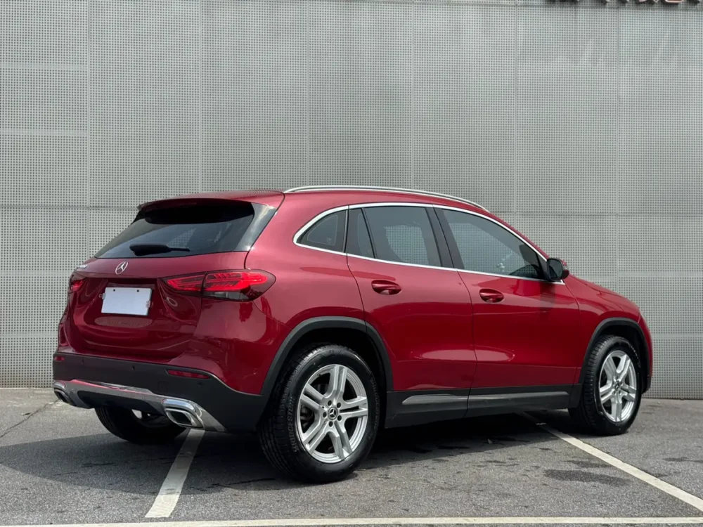 Mercedes-Benz GLA 180