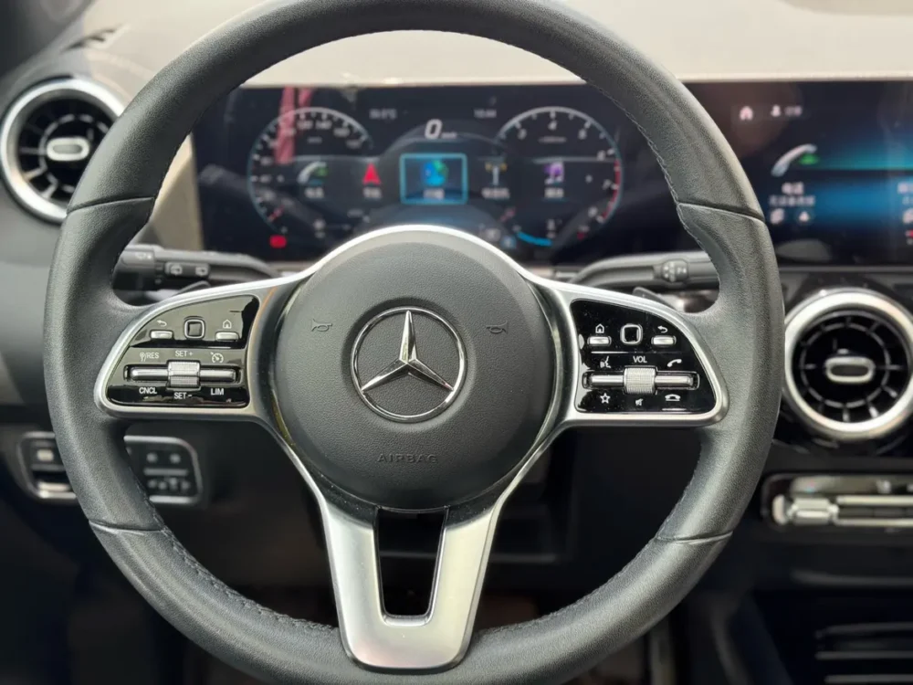 Mercedes-Benz GLA 180