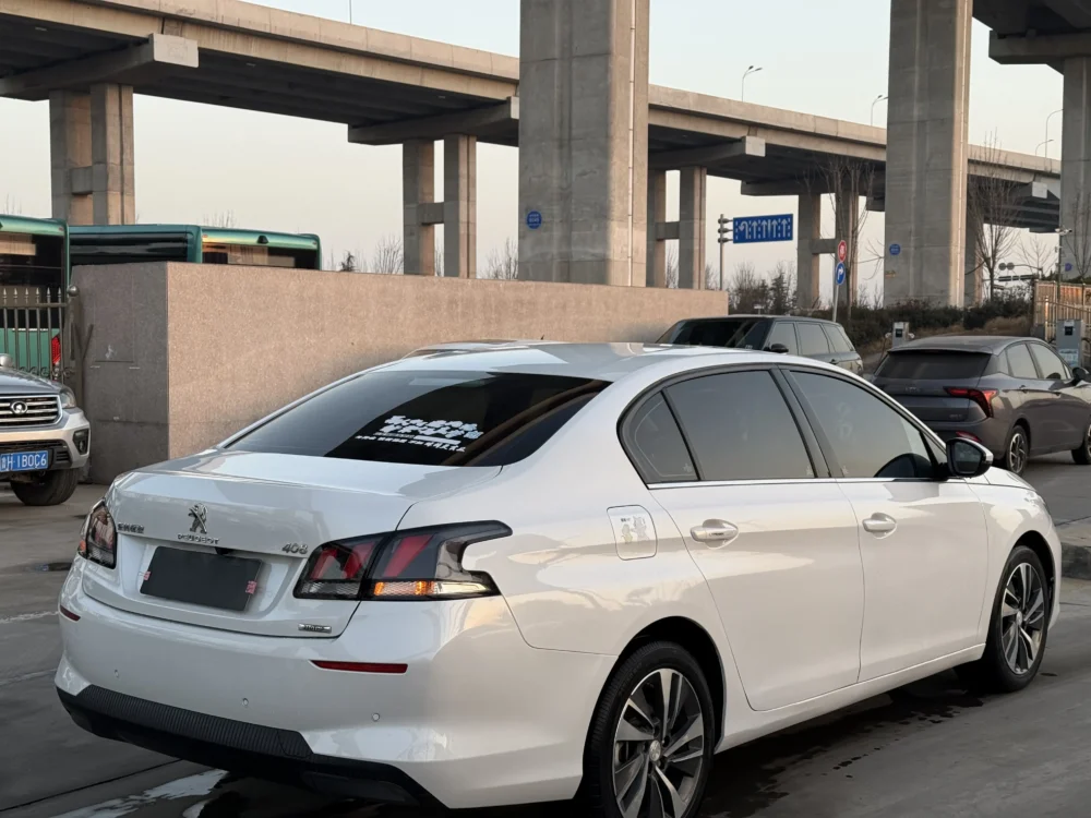 Peugeot 408