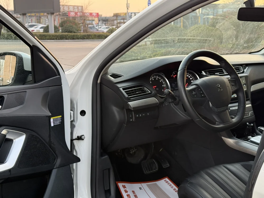 Peugeot 408
