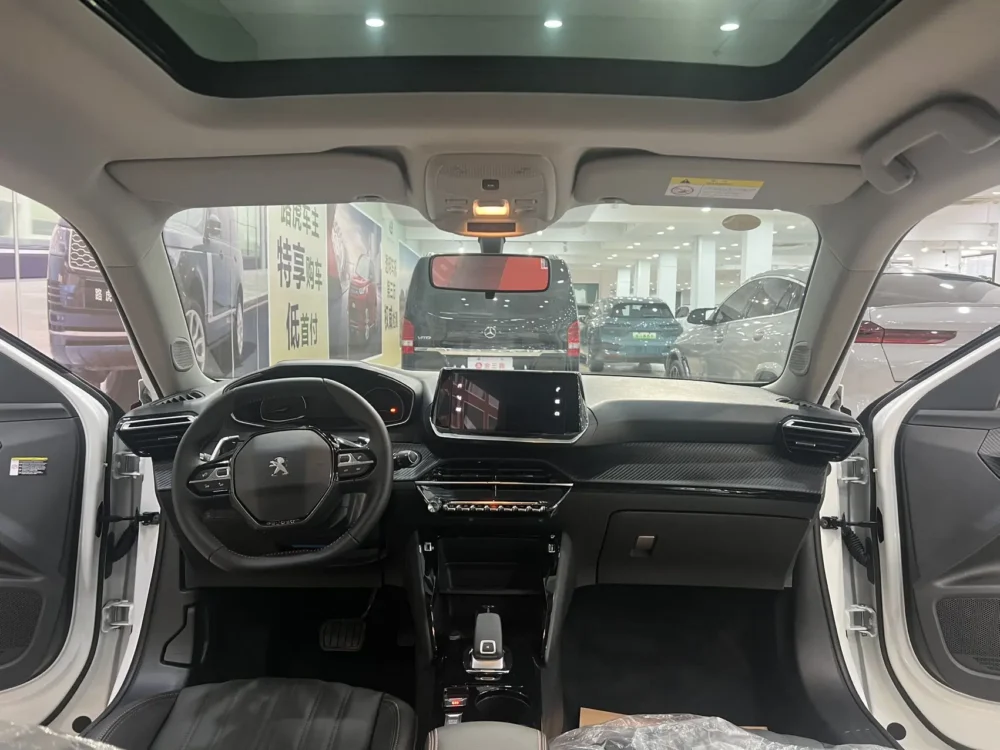 Peugeot 2008 230THP THE ONE