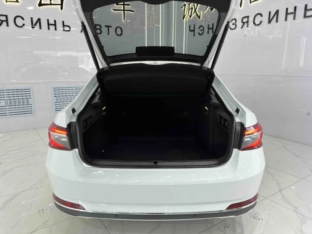 Skoda Superb Modified TSI280 DSG Premium Edition