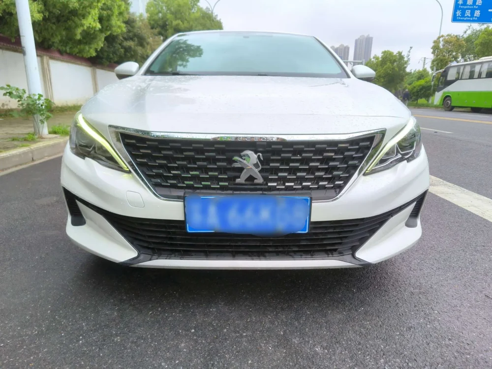 Peugeot 408