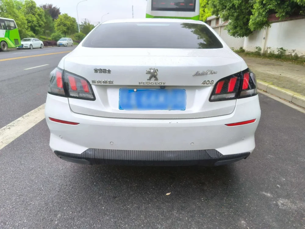 Peugeot 408