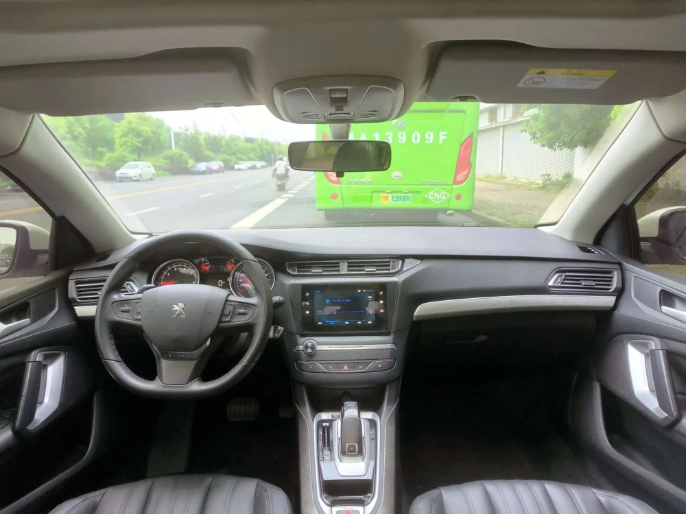 Peugeot 408