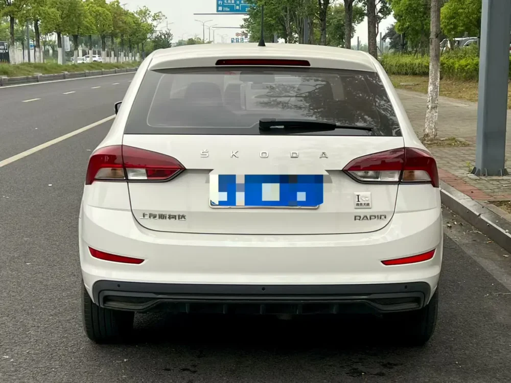 Skoda Rapid Hatchback 1.5L AT Comfort Edition