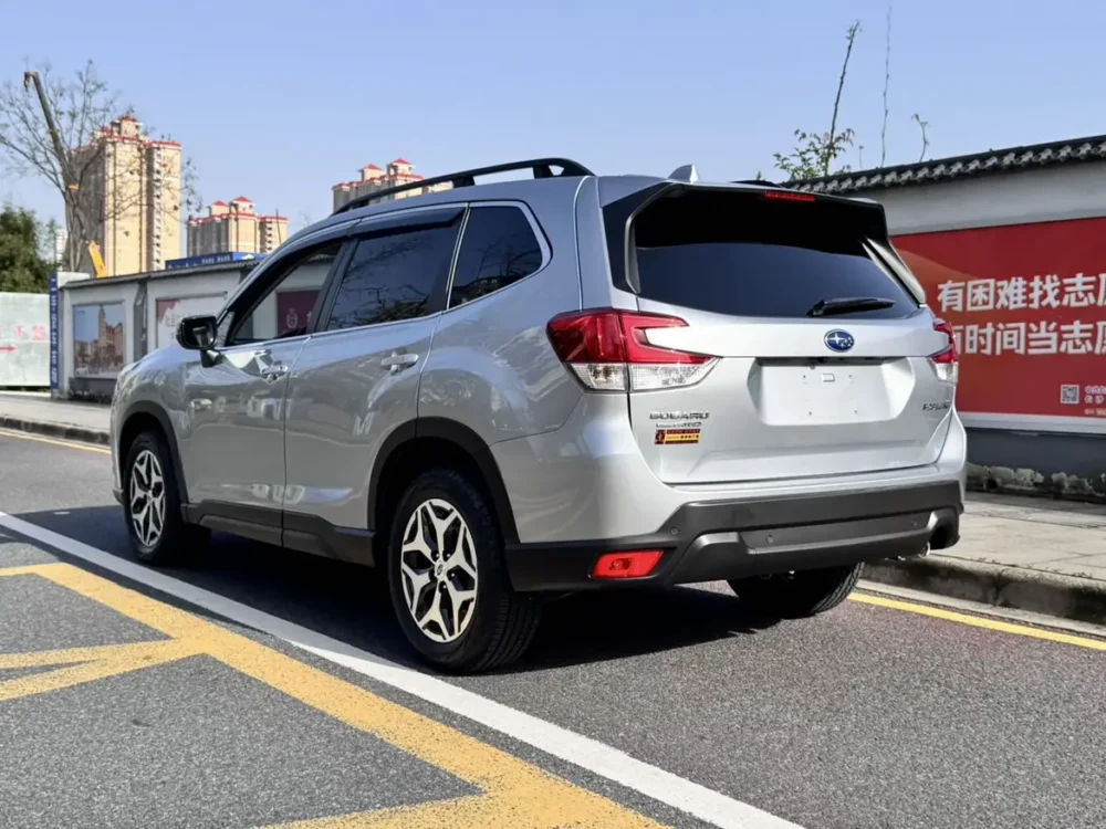Subaru Forester 2.0i AWD Luxury EyeSight