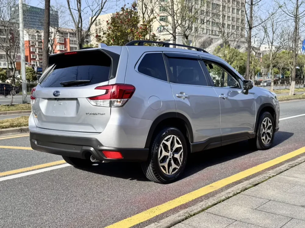Subaru Forester 2.0i AWD Luxury EyeSight
