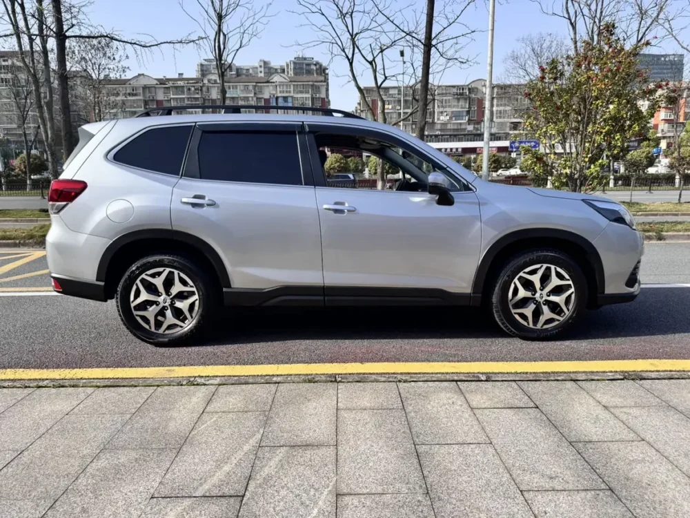 Subaru Forester 2.0i AWD Luxury EyeSight