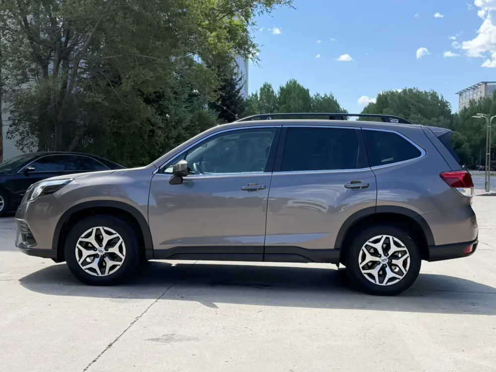Subaru Forester 2.0i AWD Deluxe