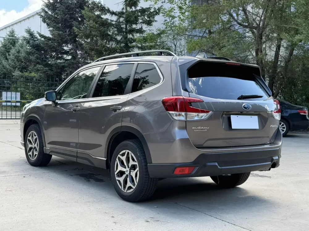 Subaru Forester 2.0i AWD Deluxe