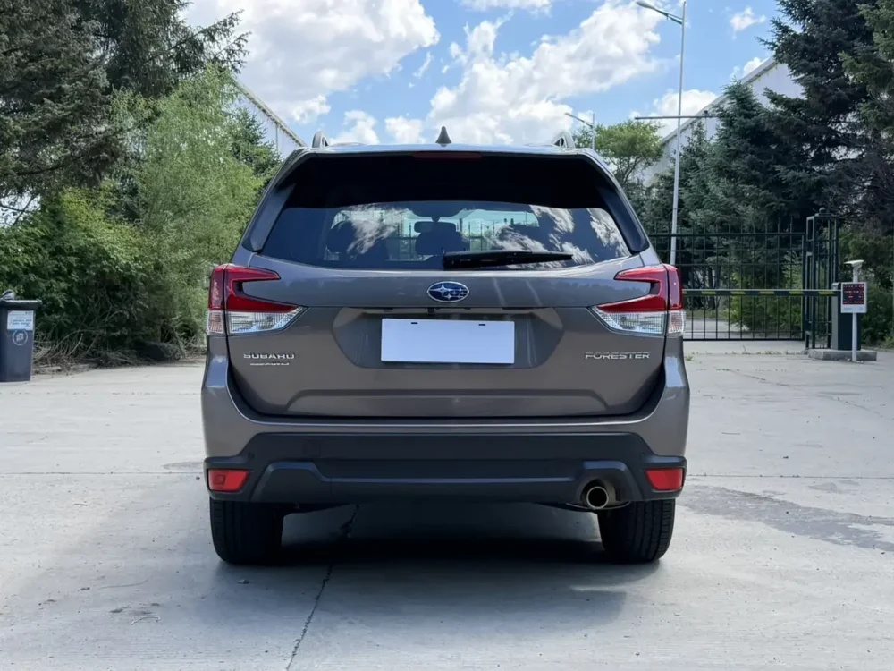 Subaru Forester 2.0i AWD Deluxe