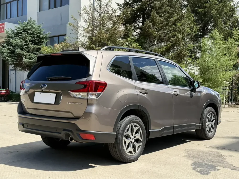 Subaru Forester 2.0i AWD Deluxe