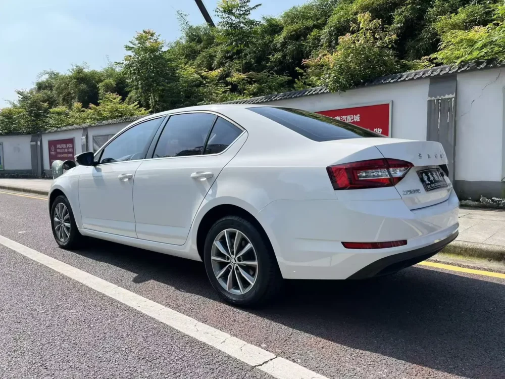 Skoda Octavia 1.5L AT Comfort Edition
