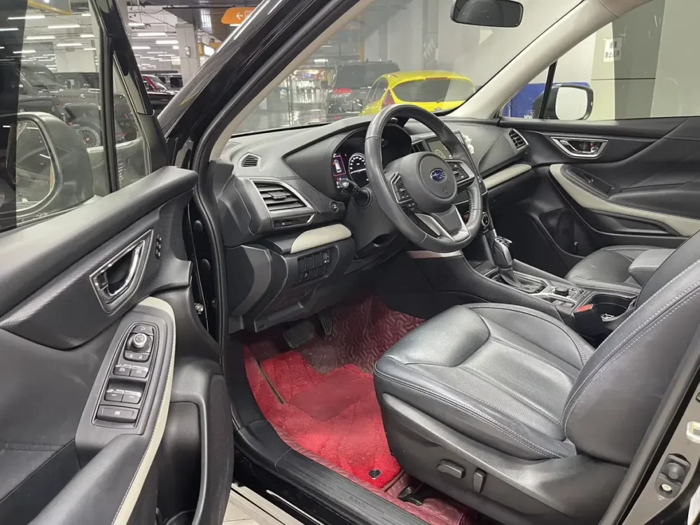 Subaru Forester 2.0i AWD Luxury EyeSight