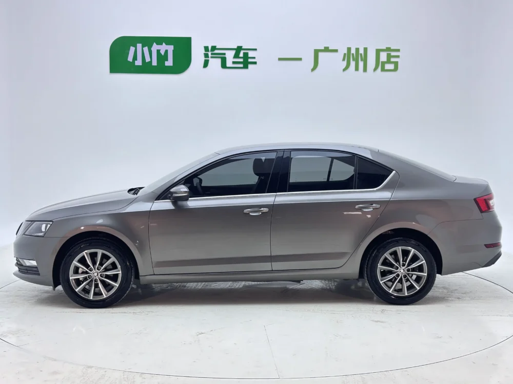Skoda Octavia 2022 1.5L AT Comfort Edition