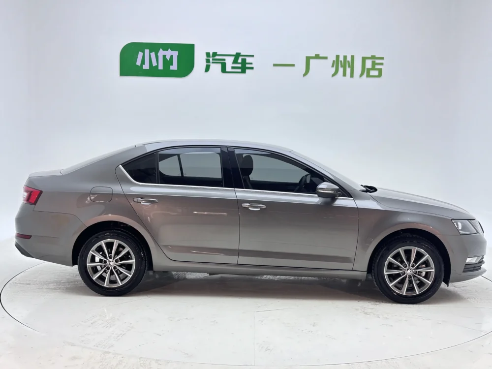 Skoda Octavia 2022 1.5L AT Comfort Edition