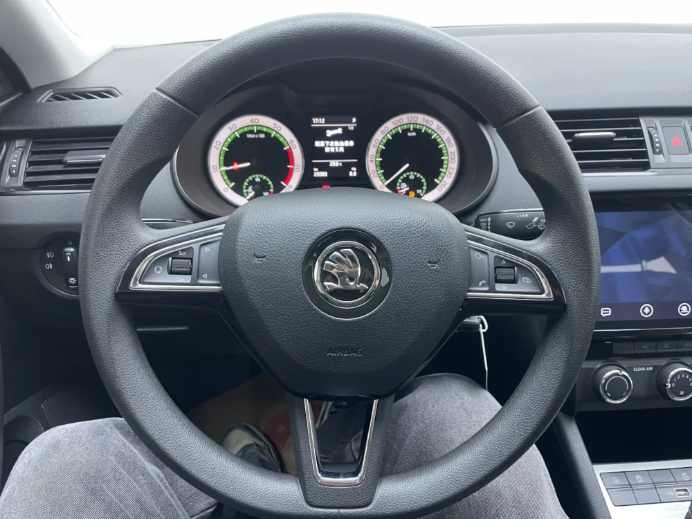 Skoda Octavia 2022 1.5L AT Comfort Edition