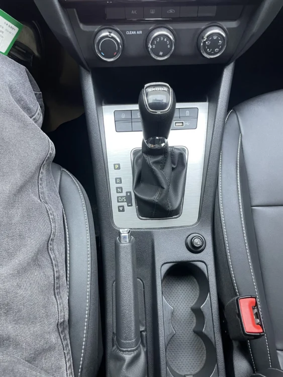 Skoda Octavia 2022 1.5L AT Comfort Edition