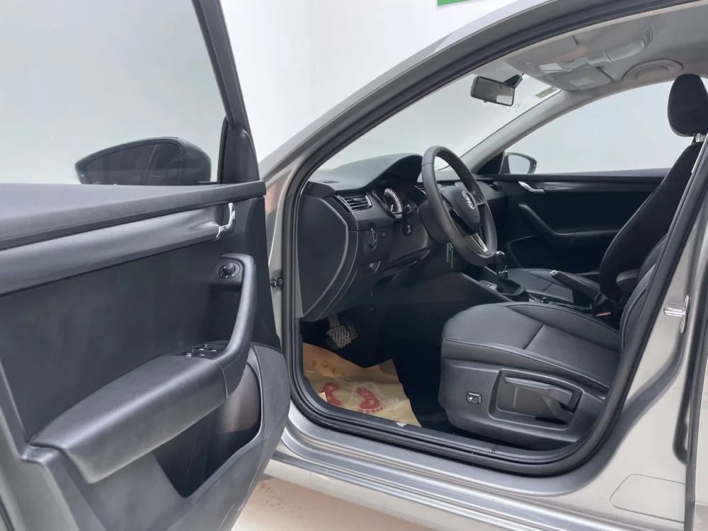 Skoda Octavia 2022 1.5L AT Comfort Edition
