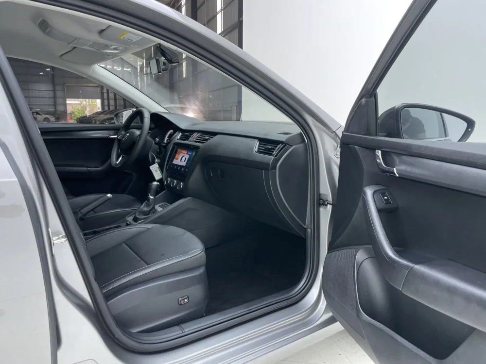 Skoda Octavia 2022 1.5L AT Comfort Edition